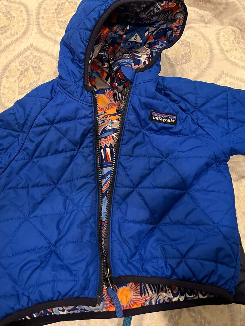 Patagonia Kids reversible Blue Quilted Hooded Puffer with Printed Lining size 2t